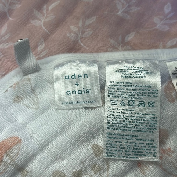 Aden + Anais NWOT Floral Baby Bibs in Pink and Cream - Picture 2 of 4